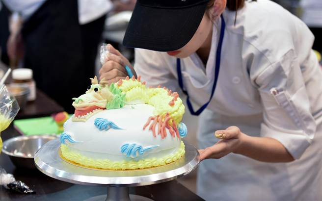 新北市技能竞赛报名目前「奶油蛋糕装饰竞赛」组仍可受理报名，其余组别均已额满。（新北市劳工局提供）