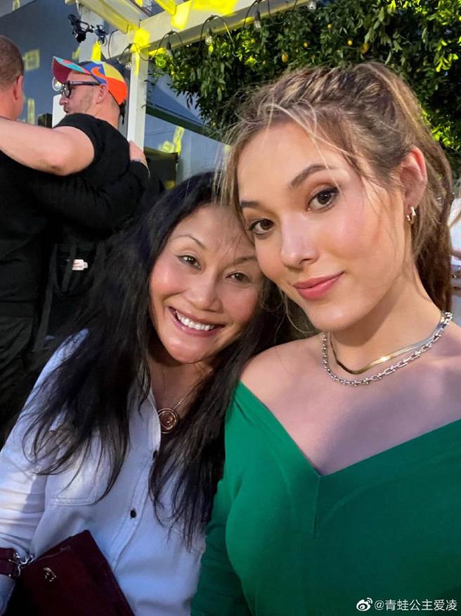 谷愛凌今發文祝大家三八婦女節快樂。（圖取自谷愛凌微博＠青蛙公主愛凌）