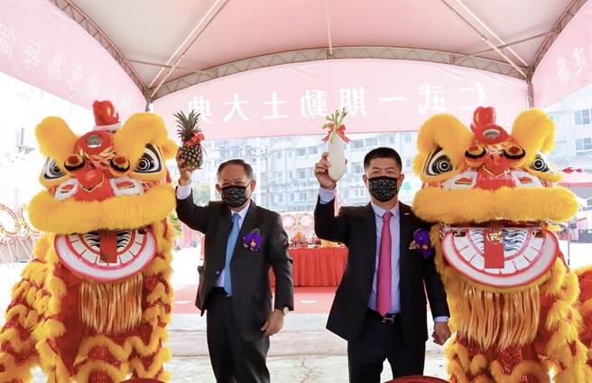 天玉集团树藤建设看准人口红利、交通便利，近日插旗仁武推案。（柯宗纬翻摄）