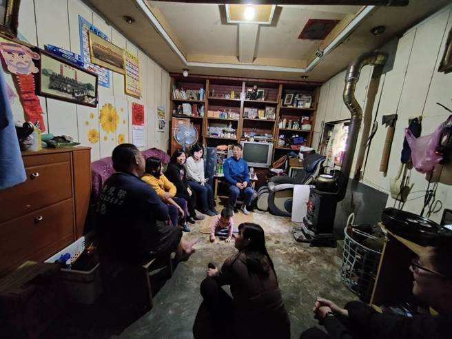 有了这套暖炉设备，大大提升家里的生活品质，过一个舒服的暖冬。（台湾世界展望会提供／吴佩蓉宜兰传真）