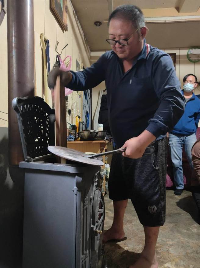 有了这套暖炉设备，大大提升家里的生活品质，过一个舒服的暖冬。（台湾世界展望会提供／吴佩蓉宜兰传真）