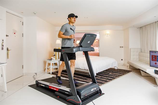  S Hotel客房内设置运动器材。（S Hotel 提供）