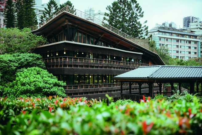 有全台最美图书馆称号的北投图书馆，是台湾最具代表性的绿建筑之一。(图/九典联合建筑师事务所提供)