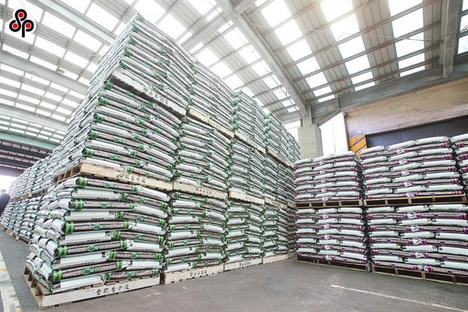 农委会表示，已盘点国内肥料原料库存，包括液氨、尿素、氯化钾、磷矿、磷酸一铵、磷酸、硫酸、泥炭等，保证可以供应无虞至少到10月。（本报系资料照）