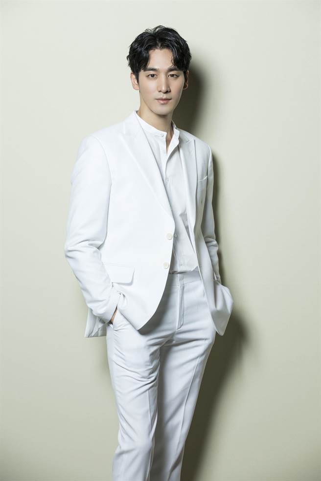 吴昶锡暌违6年再次接演日播剧《太阳的季节》。（中天娱乐台提供）