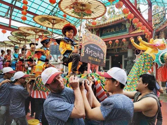 迎城隍是金門規模最大的民俗慶典，保存遶境巡安的閩南傳統特色。（金門縣府觀光處提供）