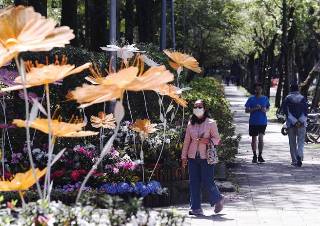 大安森林公园内增设几处可爱的造景布置很童趣。（陈怡诚摄)