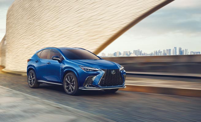 和泰汽车积极实现Lexus Electrified碳中和愿景，导入首款豪华插电式油电车（PHEV）RX450h+。图／业者提供