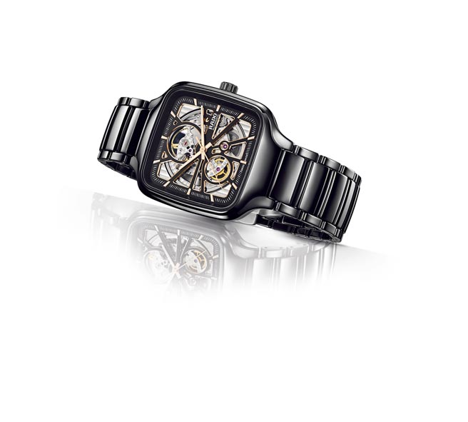 RADO瑞士雷達表TRUE SQUARE真我系列方形高科技陶瓷鏤空自動腕表，7萬1100元。 （RADO提供）