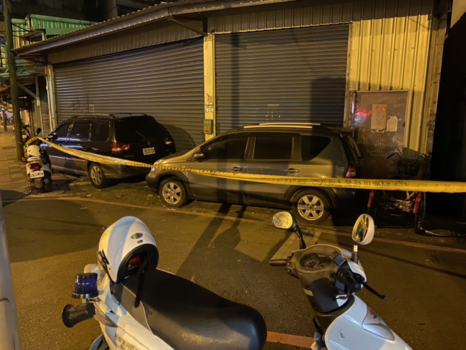 新北毒品交易命案，男遭一刀刺穿左頸當場慘死。（高佩琦翻攝）