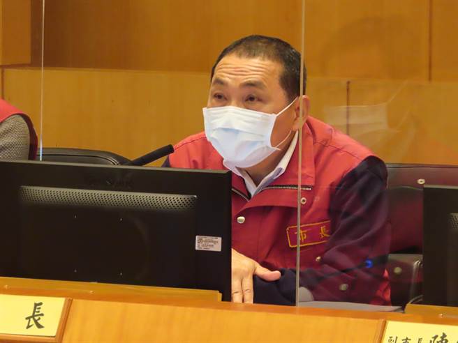 台電董座交接 侯友宜：要用專業人才。（葉德正）