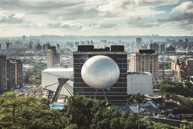 臺北表演艺术中心是备受期待的台北新地标，也是未来台北表演艺术的重要基地。（摄影／张晋瑞）