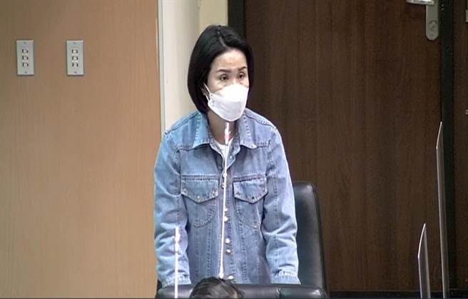 苗栗县议员张淑芬不满时代力量指控其亡夫、前议长游忠钿是黑道介入坤舆案。（李京升摄）