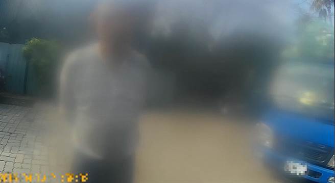 戴姓男子酒駕，被警方攔下後，惱羞成怒嗆警「撿酒矸仔（台語）犯法嗎？」實施酒測，酒測值超標遭重懲。（民眾提供／盧金足台中傳真）