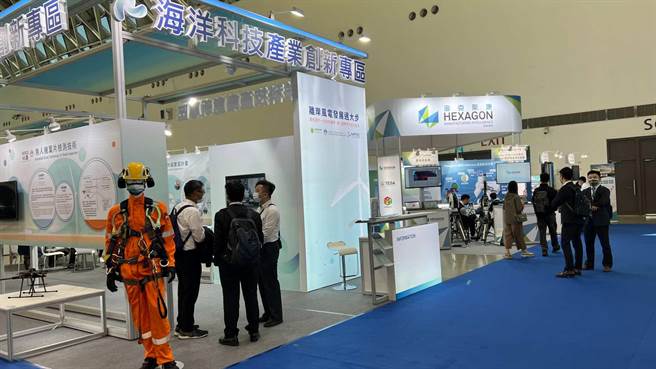 亚洲第二大「2022亚太国际风力发电展展」9日正式开幕，活动为期3天，来自15国、133家风电产业厂商齐聚高雄。（柯宗纬摄）