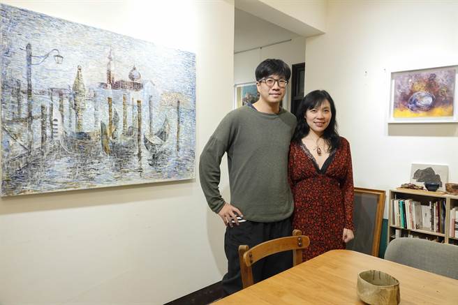  留法艺术家张仲良、孙维瑄在艺术创作上携手同行。(黄子明摄)