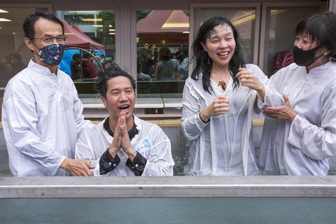 留法艺术家张仲良、孙维瑄在艺术创作上携手同行，两人也一起受洗成为基督徒。(黄子明摄)