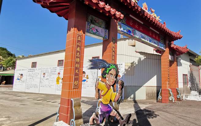 台南市佳里区北头洋飞番文化园区整治，新增一处歷史与文化介绍彩绘墙。（刘秀芬摄）