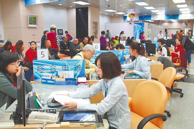 政院明拍板退抚新制 改採确定提拨制。（示意图／报系资料照）