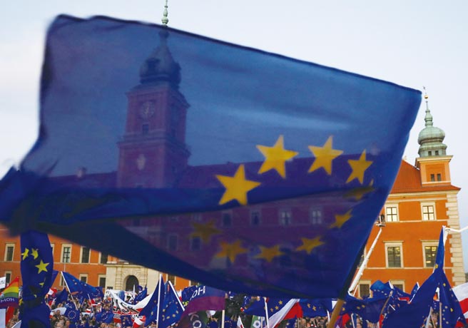 欧盟领袖本周将召开紧急会议，能宣布共同发债计画。各国官员目前正在研究募资规模当中。图／路透