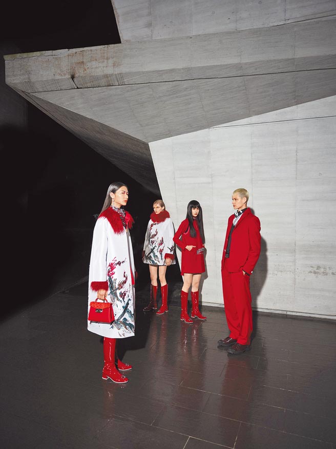 夏姿．陳2022秋冬系列時裝影片，於日月潭向山遊客中心拍攝。（夏姿．陳 SHIATZY CHEN提供）