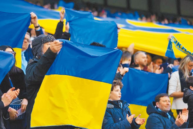 國際足總（FIFA）昨天宣布同意烏足協請求，將原訂24日進行的烏克蘭與蘇格蘭之戰延期，但補賽的日期尚未決定。（路透）