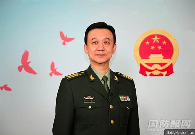 大陆十三届全国人大五次会议解放军和武警部队代表团新闻发言人吴谦接受媒体採访。大陆国防部官网）