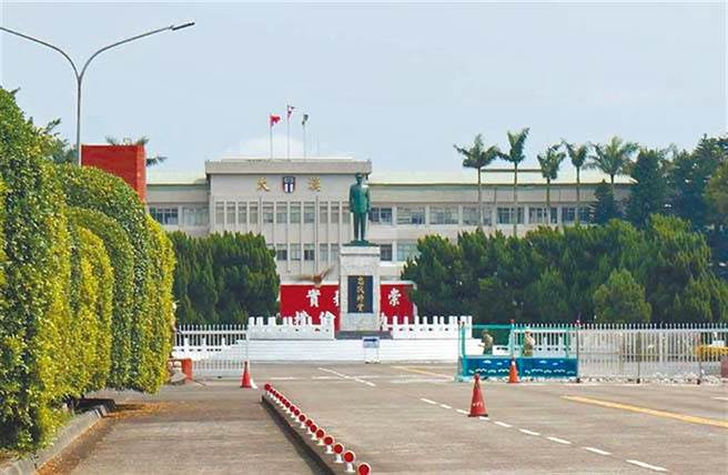 陸軍採購生化偵檢車集體放水收賄，前上校、廠商共九人遭北檢起訴。(本報系資料照)