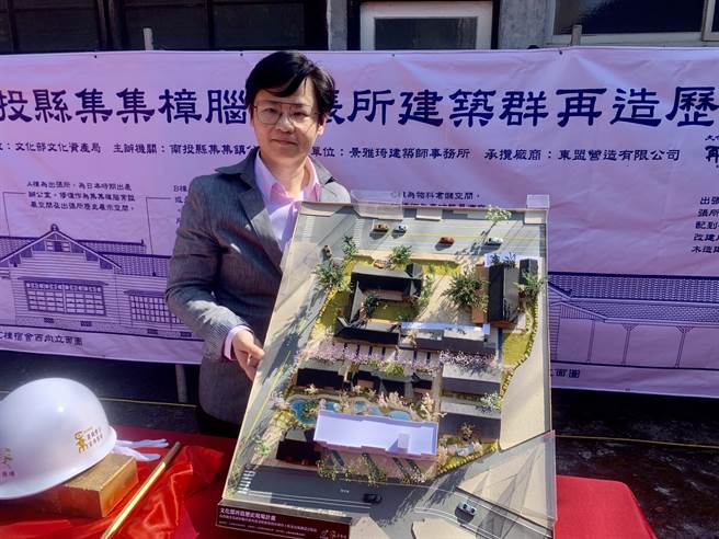 建筑师景雅琦，说明樟脑出张所修復进程。（廖志晃摄）