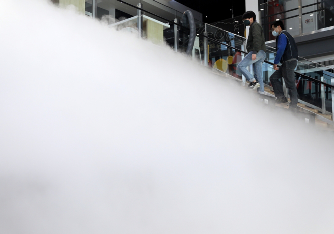 台灣產學研攜手搶攻碳捕捉，冷研科技在其探索館展示二氧化碳再利用技術。(圖／遠見提供)