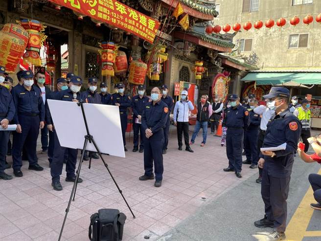 彰化縣警察局長吳坤旭今天率各科室主管，會勘大肚溪橋南端、民生地下道、南瑤宮、永樂街天后宮等，大甲媽過境熱點，針對地形特徵，提前戰略部署，強調「暴力零容忍」。（彰化縣警察局提供／吳敏菁彰化傳真）