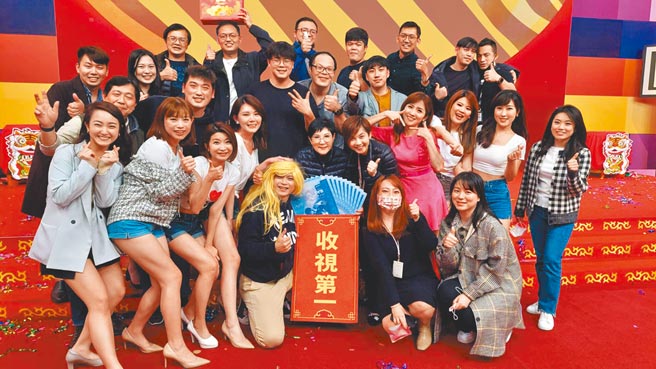 中視新聞團隊虎年士氣振奮。（中視提供）