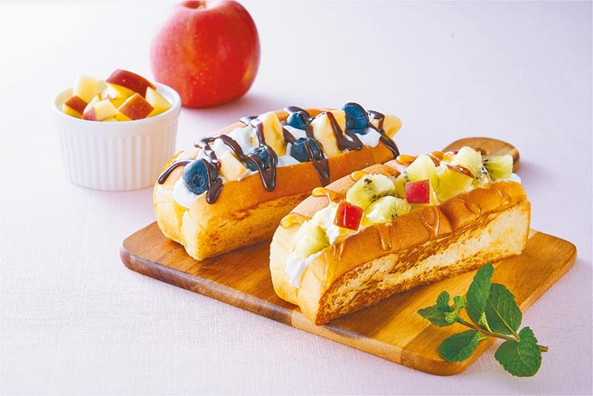 全联贩售多样化的堡体让消费者露营任意搭配，新英格兰堡5入特价39元。（全联提供）