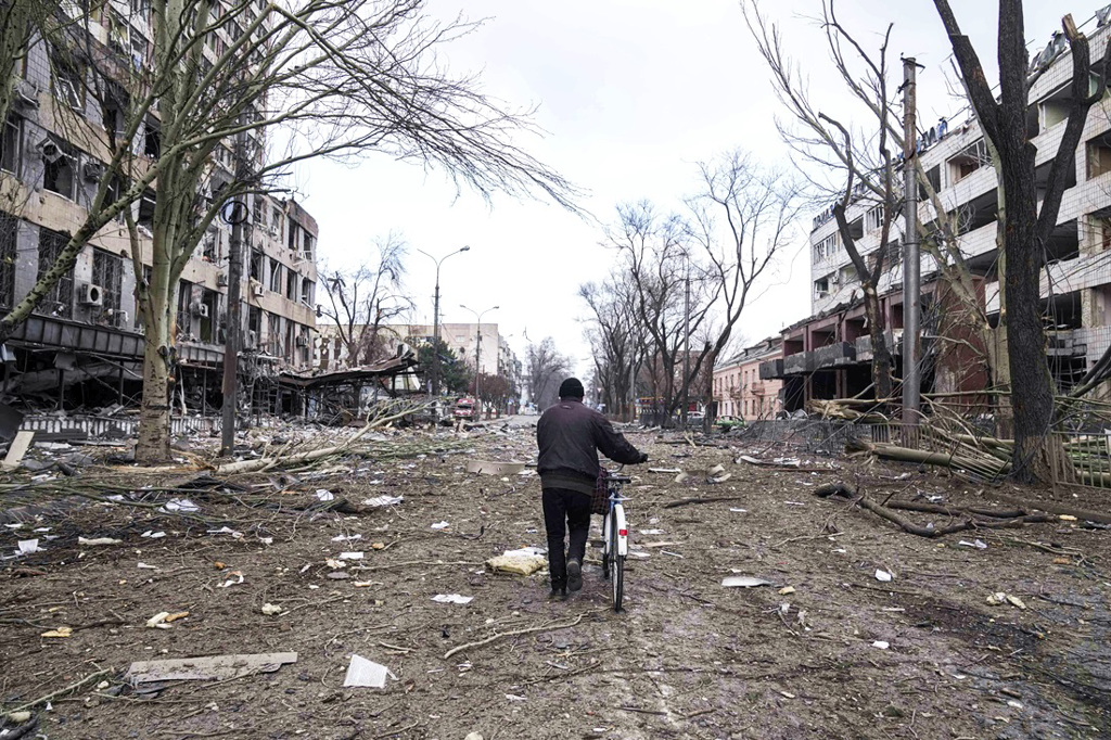 俄军密集轰炸下，乌克兰官员形容，马立波（Mariupol）已经成为炼狱。（图／美联社）(photo:ChinaTimes)