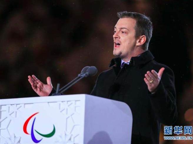 国际残奥会主席帕森斯3月4日在北京冬残奥会开幕致辞时，谈到了最近爆发的俄罗斯入侵乌克兰的战争，大陆央视在直播时自动省略了中文和手语翻译。（新华网）