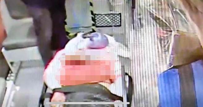 台南越籍女菜刀插胸「刺穿心臟」慘死，警急追同鄉行兇男友。（讀者提供／張毓翎台南傳真）