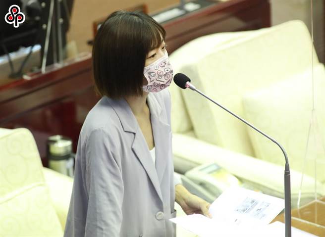 台北市长柯文哲宴请中国企业，议员林颖孟批偷鸡摸狗、规避监督。（本报资料照）