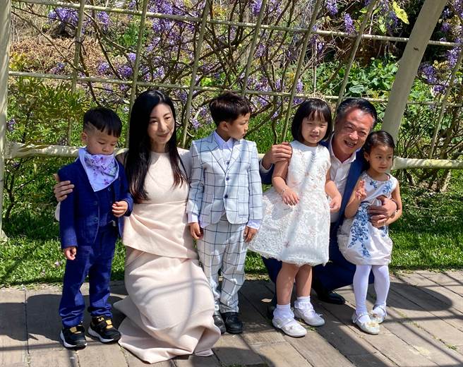 大久保麻梨子3度代言瑞里紫藤花季。（张亦惠摄）