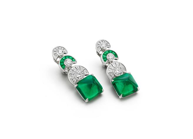 宝格丽Magnifica系列祖母绿钻石耳环 。（BVLGARI提供）