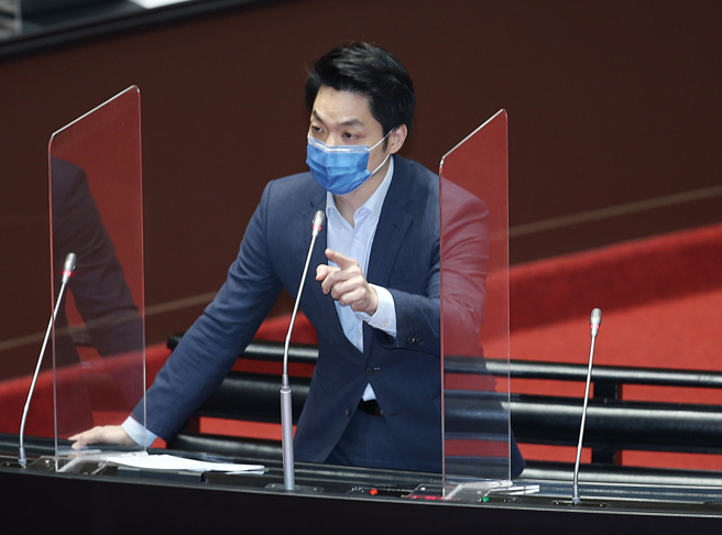 立委蔣萬安在11日總質詢中詢問行政院長蘇貞昌敢不敢承諾1年內不大停電？（姚志平攝）