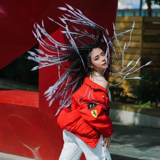 夏沐近日与孙生合作新单曲〈神灯 Magic lamp〉2.0版。（声达科技音乐提供）