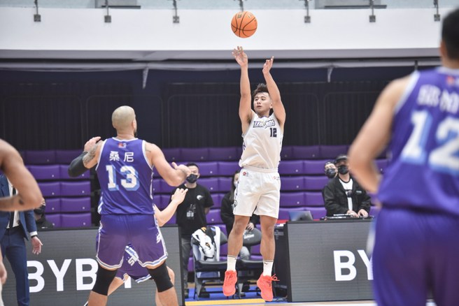 云豹后卫杜誉城确定膝盖前十字韧带撕裂了。(桃园云豹提供)