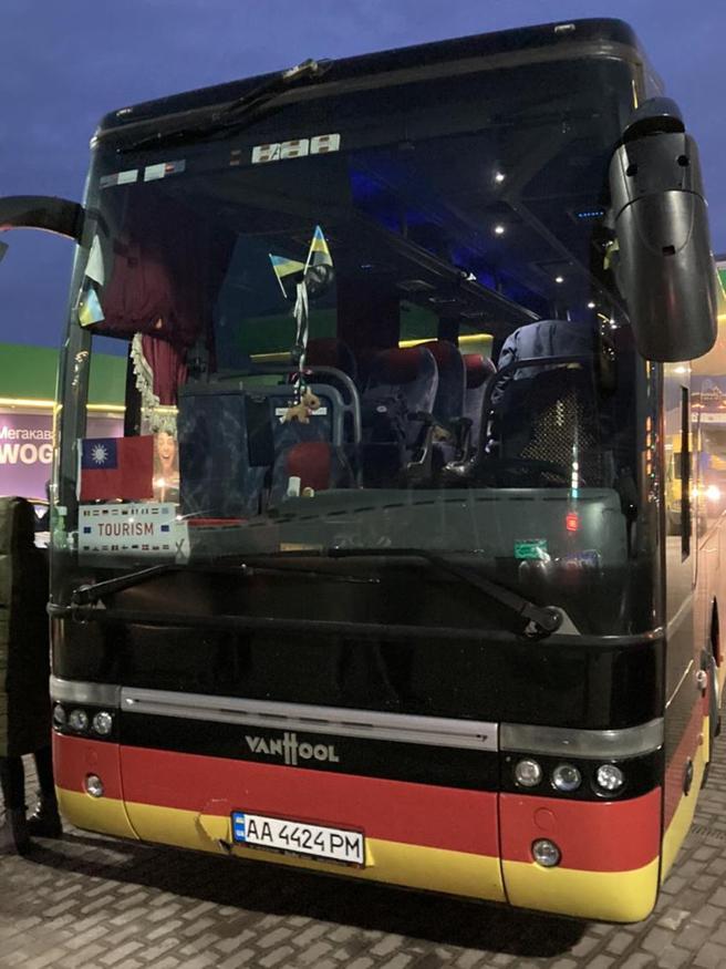 我在烏克蘭撤僑計畫結束，貿協首度曝光協助撤僑關鍵120小時，圖為撤僑專車。圖／貿協提供