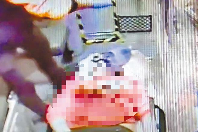 台南市佳里區10日晚間驚傳一起凶殺命案，越南籍女子送醫仍宣告不治。（讀者提供／張毓翎台南傳真）