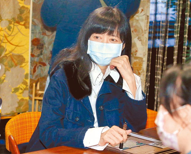 梦田文创执行长苏丽媚昨参与《友达大亨》沉浸式剧场体验。（粘耿豪摄）