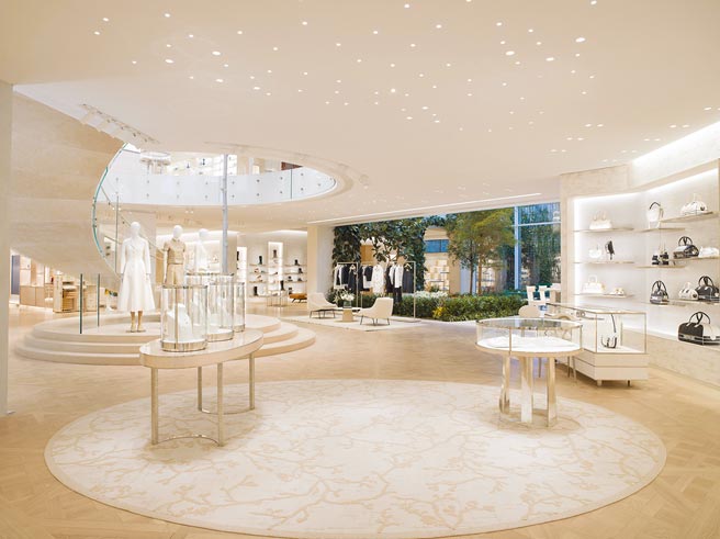 全新翻修完成的蒙田30总店充满新古典艺术美感。（Dior提供）