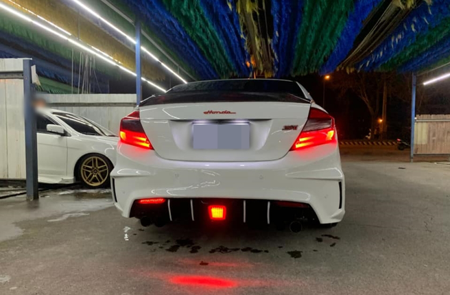 台中一名拖吊业者在网上控诉，遇上客人爽约，还不愿意支付空趟费。图为该位客人的车。（翻摄自脸书社团《爆料公社》）