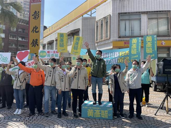 高雄6立委為擬參選人黃彥毓站台。（洪靖宜攝）
