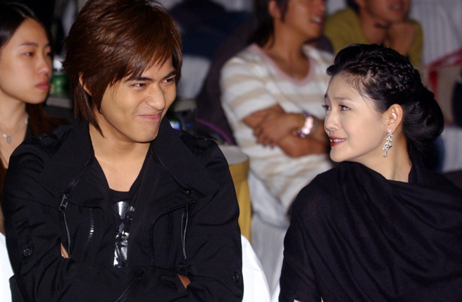 韩国网友立刻举出大S和周渝民当年交往也有类似传闻。（图／中时资料照片）
