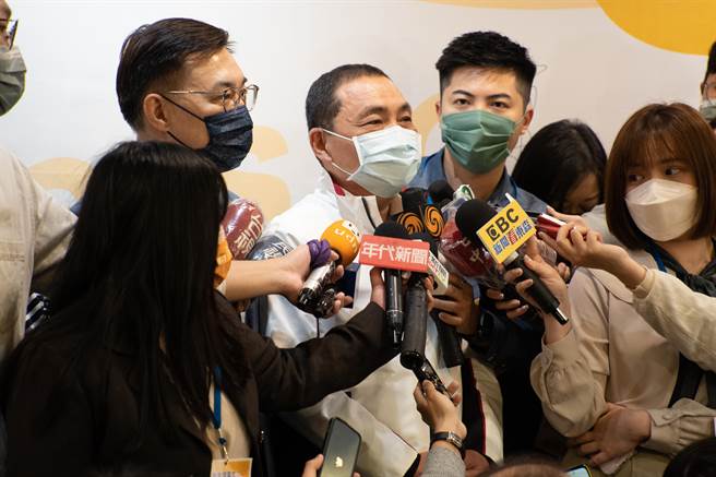 国民党立委江启臣的启思民本基金会今天上午举行开幕式，新北市长侯友宜现身致词。（赵婉淳摄）